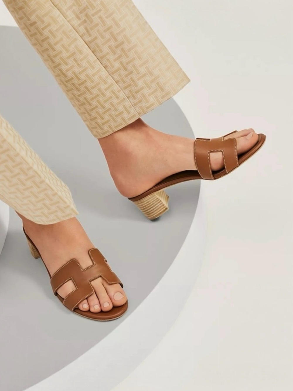 💓HERMES Iconic Oasis Sandals • Color: “Hermès Gold” Brown / Tan • Size EU 36
